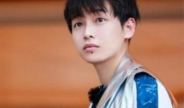 周锐爆料真实娱乐圈事件,周锐曝惊人真相，明星隐私曝光