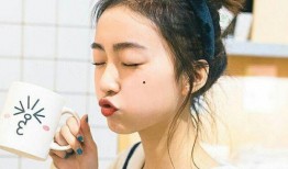 抖音上吃瓜女网红,揭秘网红圈幕后故事，带你领略网络红人的真实生活！”