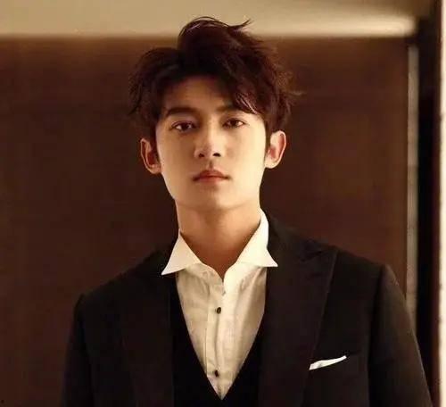 娱乐吃瓜君男演员是谁啊,揭秘“男演员”之谜，真相竟如此出人意料！