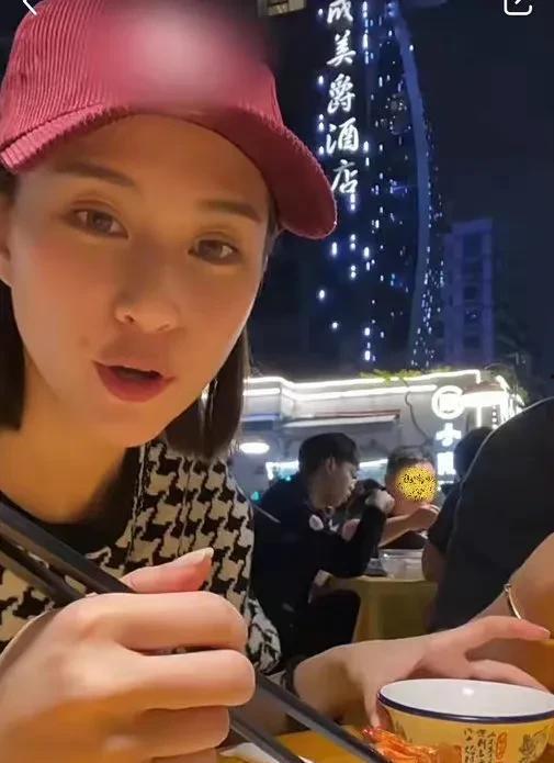 娱乐圈吃瓜小程序是什么,揭秘明星幕后故事，一键掌握娱乐资讯！